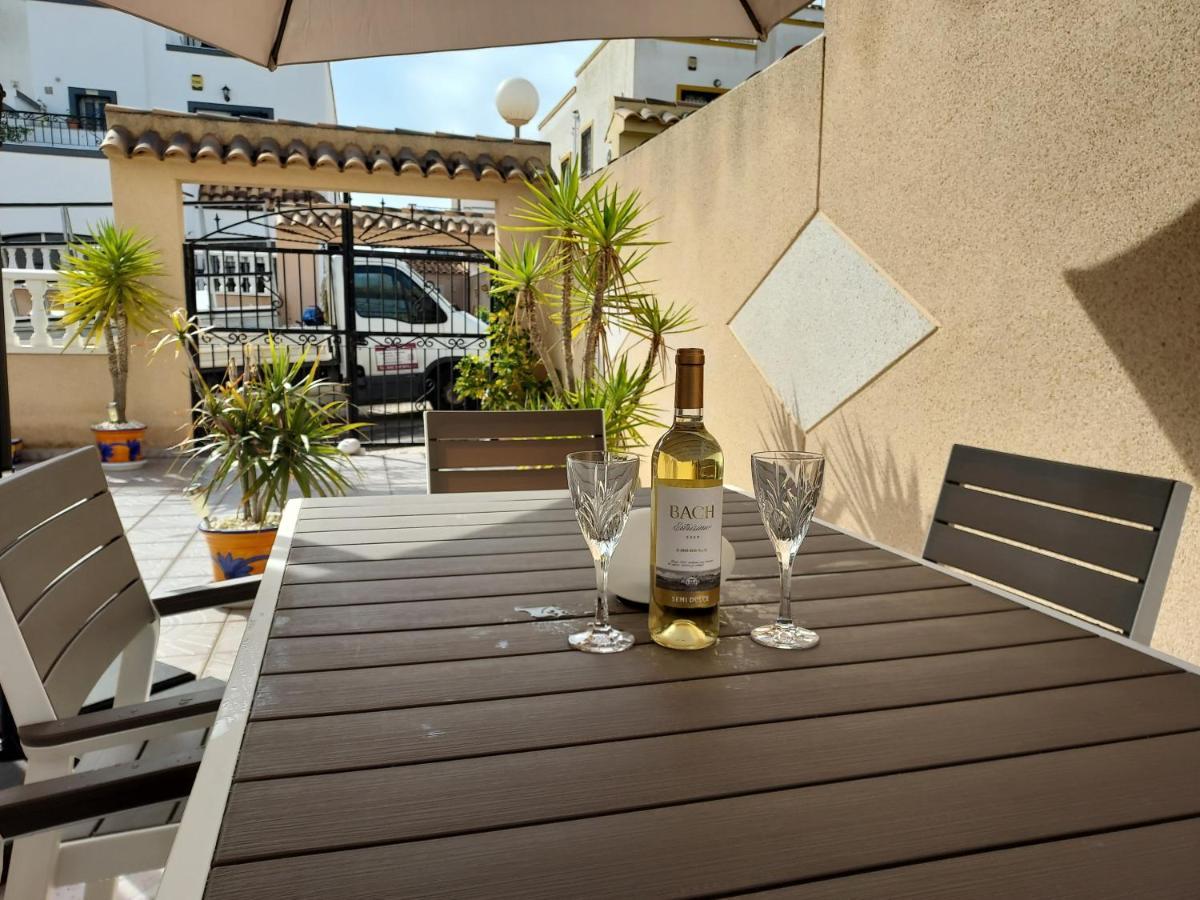- Sleeps 6 - Pool - Parking - Petfriendly * Orihuela