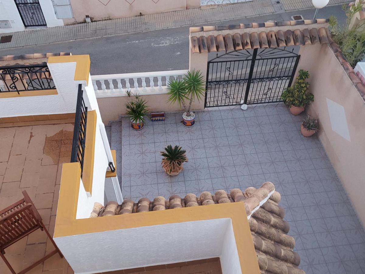 Villa - Sleeps 6 - Pool - Parking - Petfriendly *